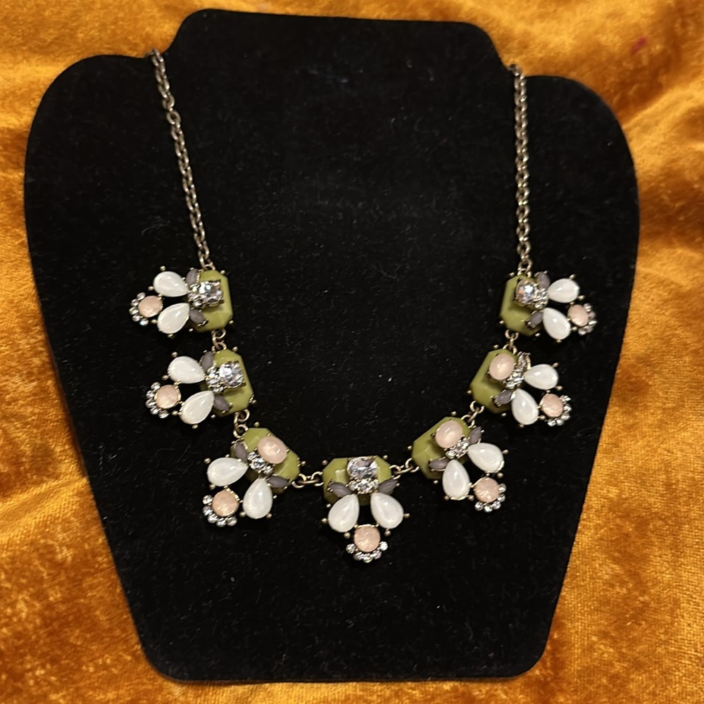Plunder rhinestone green pink necklace